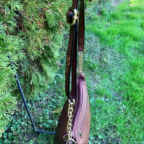 LIGHT BROWN PEBBLED FINISH, FAUX CRYSTAL & BRASS - Picture 4 of 13